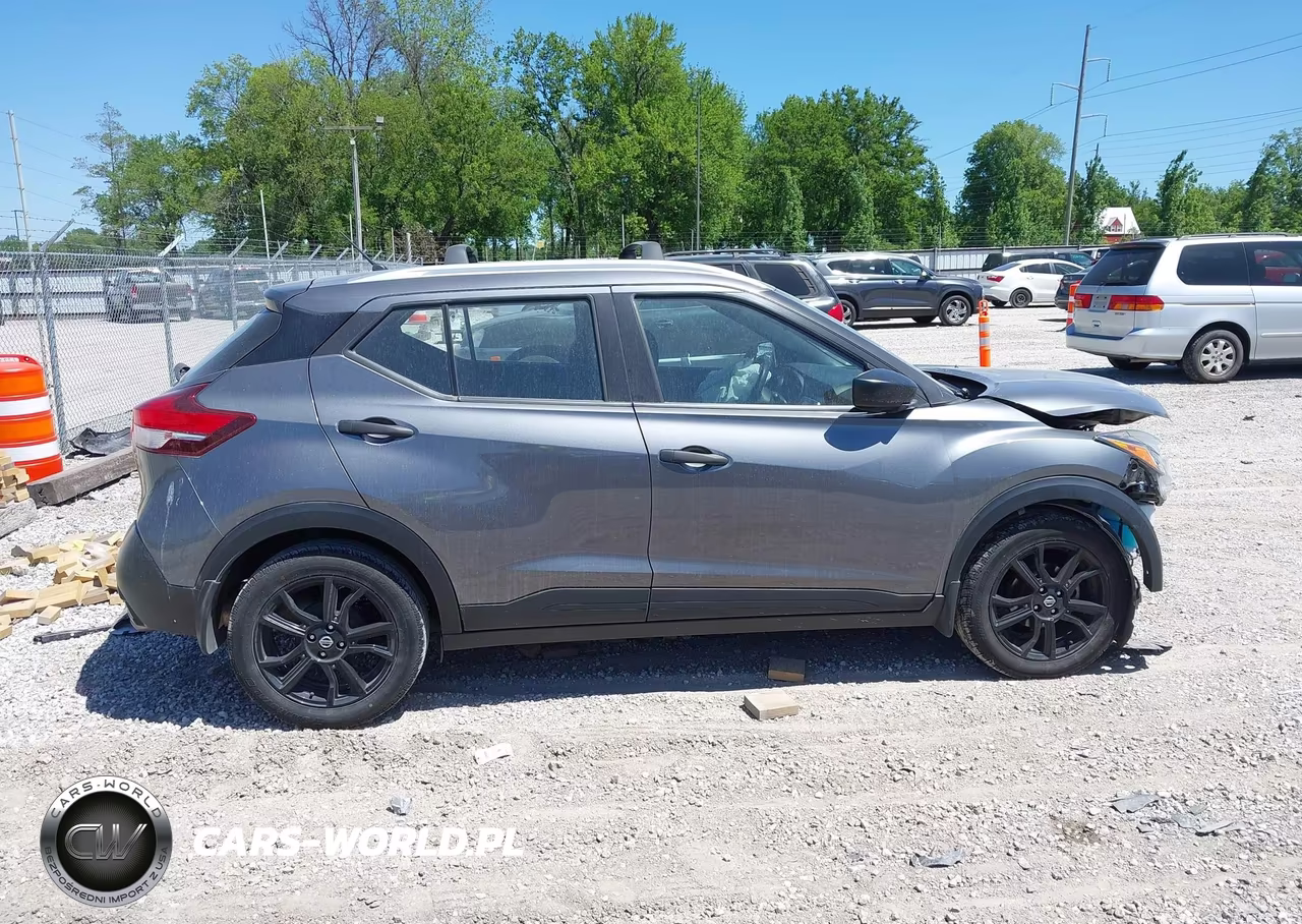2019 Nissan Kicks S VIN:3N1CP5CU3KL531402 - 13
