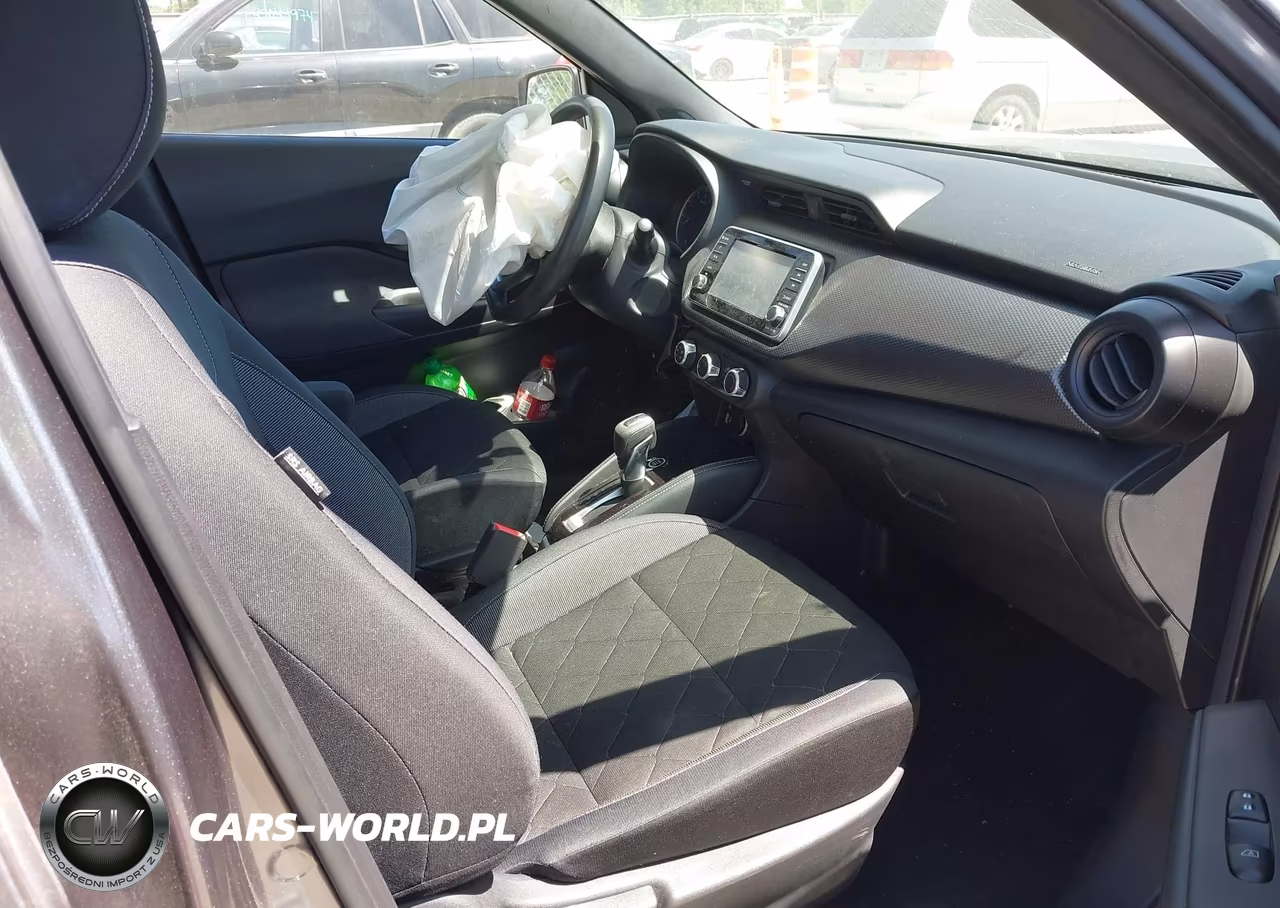 2019 Nissan Kicks S VIN:3N1CP5CU3KL531402 - 5