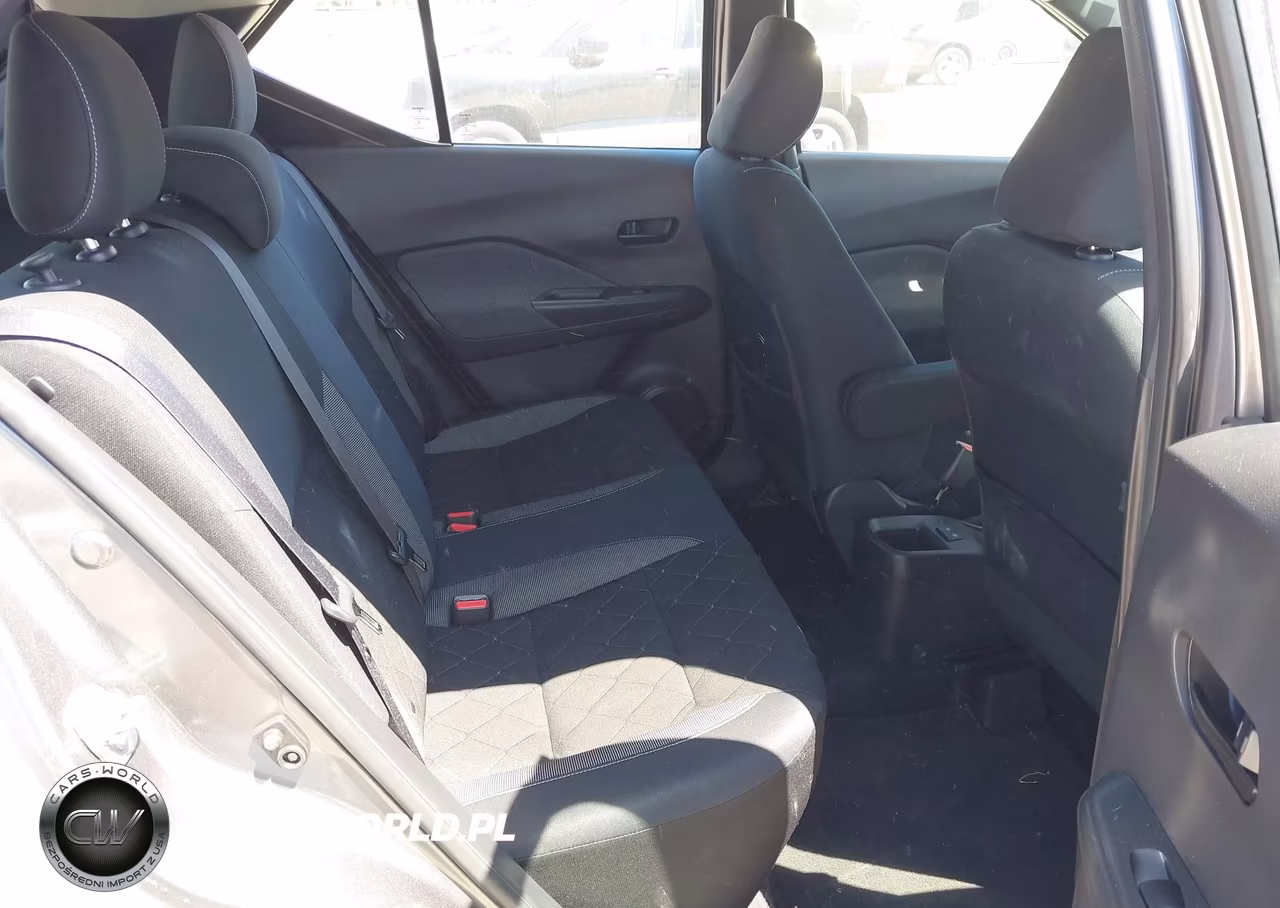 2019 Nissan Kicks S VIN:3N1CP5CU3KL531402 - 8