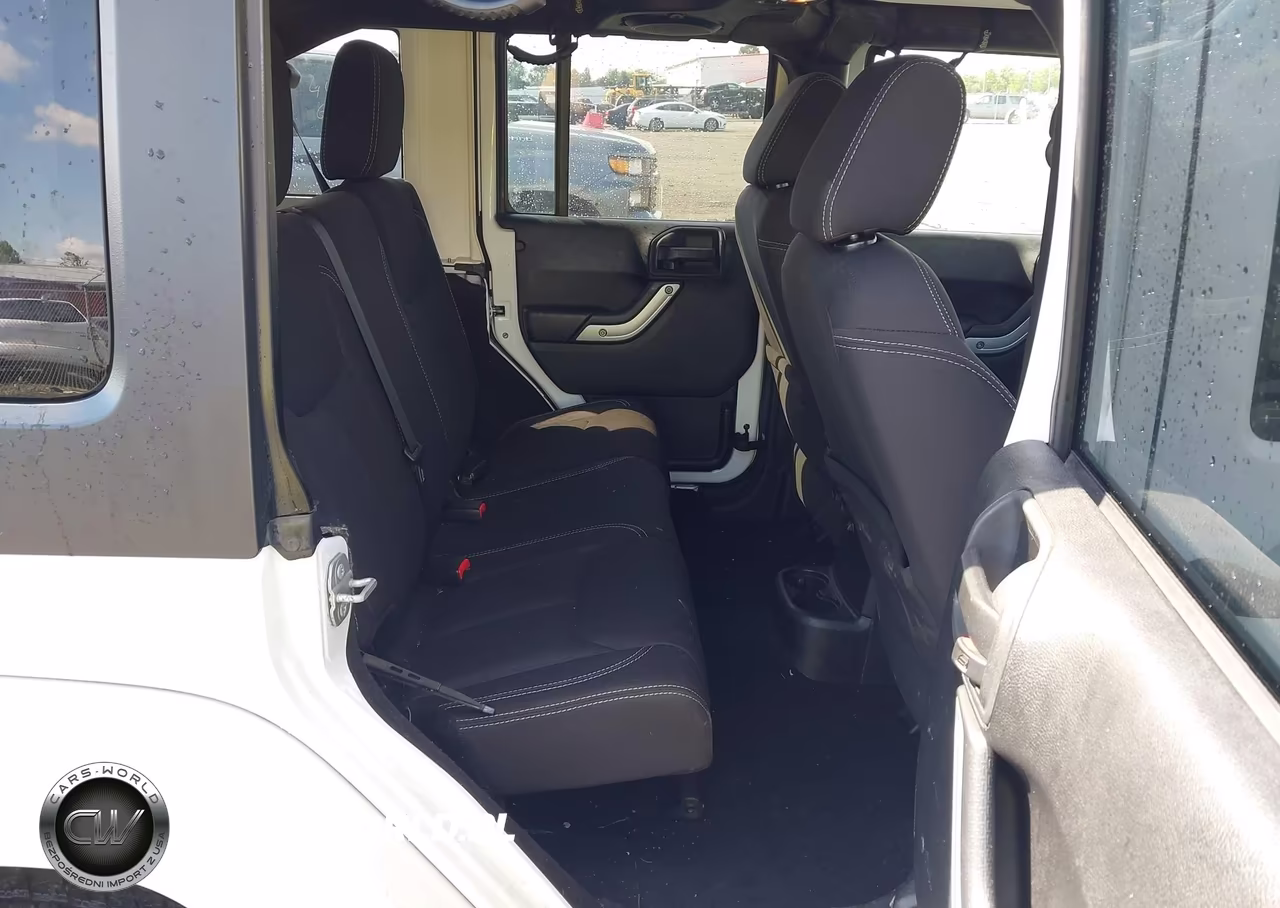 2014 Jeep Wrangler Unlimited Sahara VIN:1C4BJWEG0EL228665 - 8