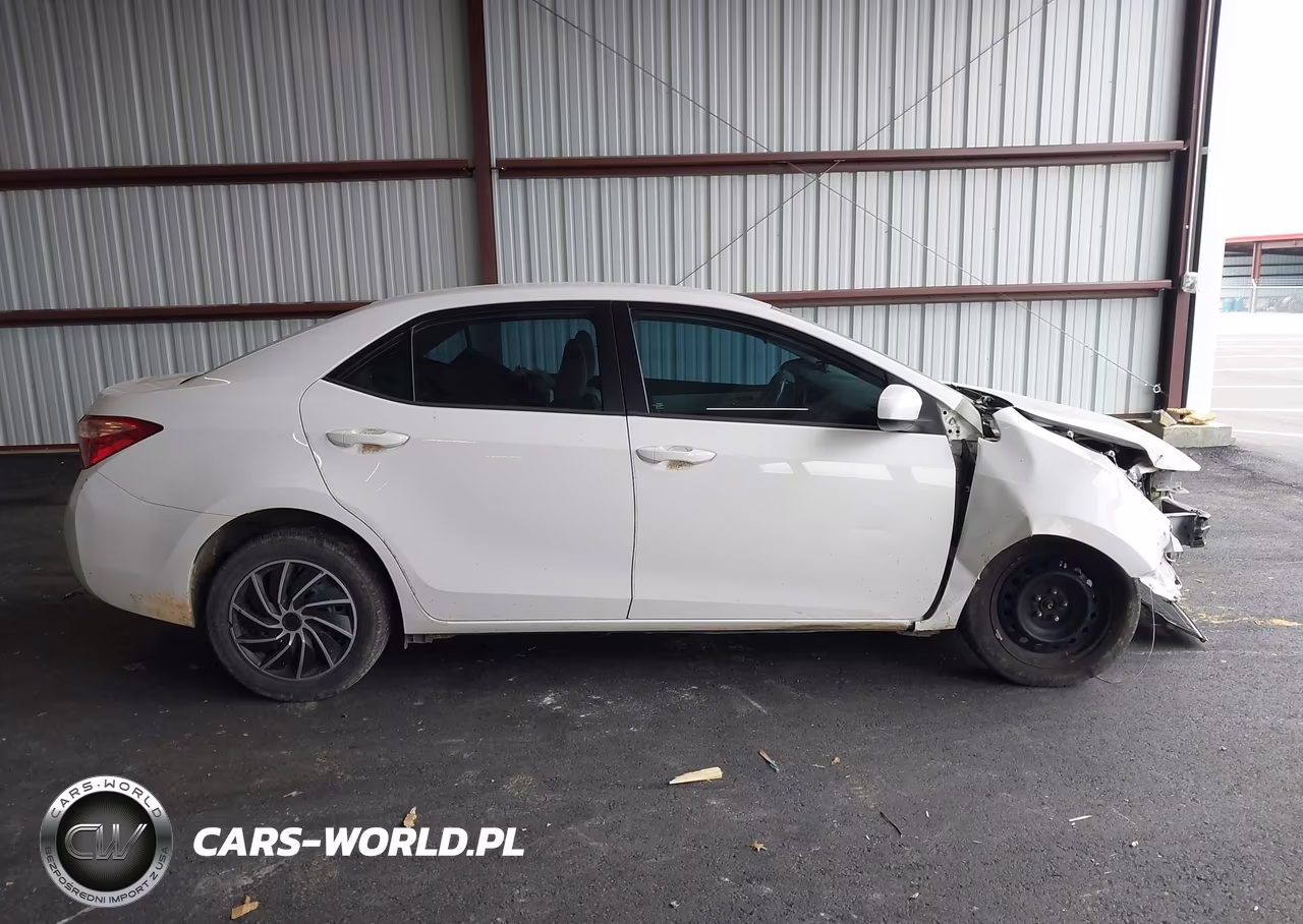 2017 Toyota Corolla Le VIN:2T1BURHE8HC958094 - 13