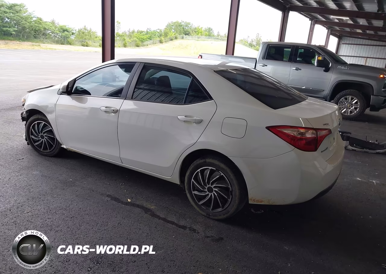 2017 Toyota Corolla Le VIN:2T1BURHE8HC958094 - 3