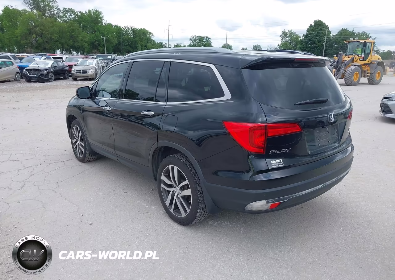 2018 Honda Pilot Touring VIN:5FNYF6H9XJB029256 - 3