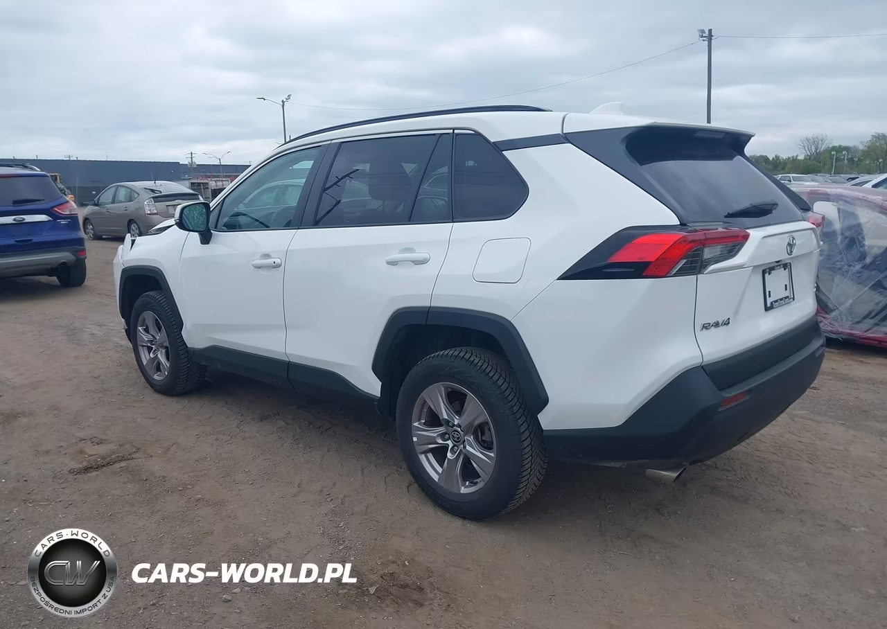 2023 Toyota Rav4 Xle VIN:2T3W1RFV4PC241047 - 3