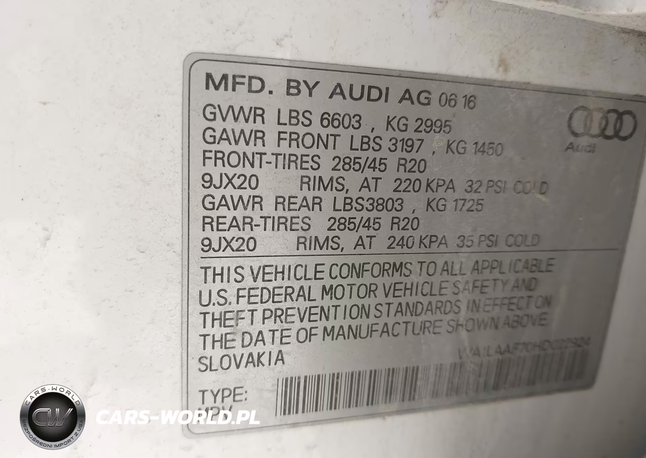 2017 Audi Q7 3.0T Premium VIN:WA1LAAF70HD022924 - 9