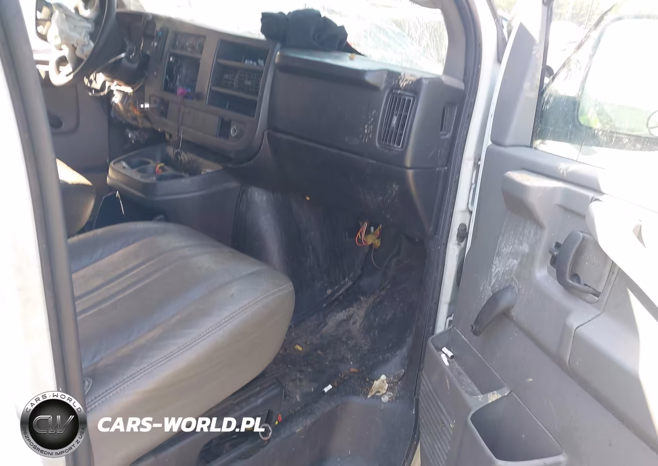 2009 Chevrolet Express 1500 Work Van VIN:1GCFG15X291114574 - 5