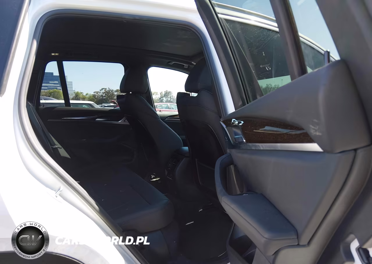 2018 BMW X3 xDrive30I VIN:5UXTR9C57JLD89025 - 8