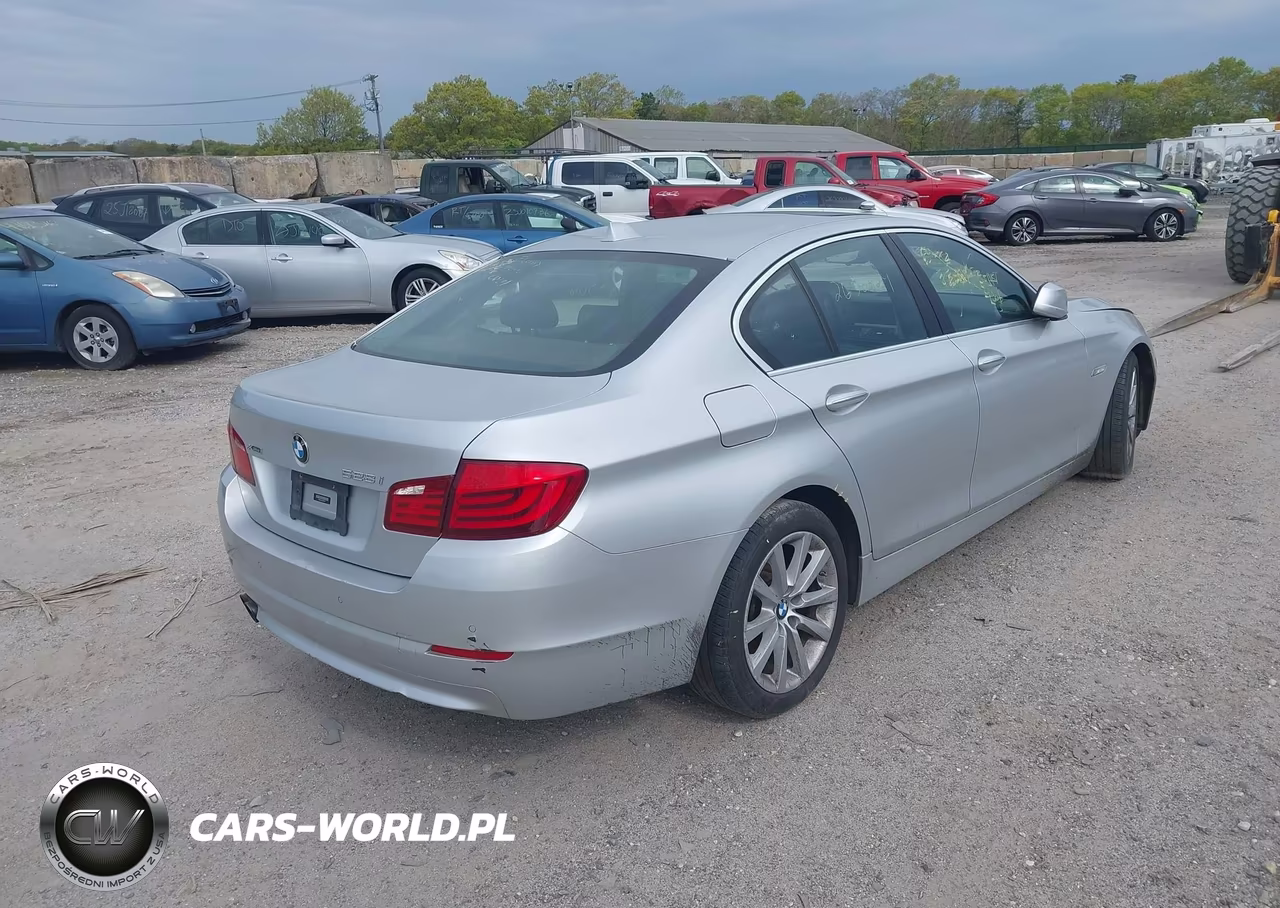 2013 BMW 528I xDrive VIN:WBAXH5C50DD107377 - 4