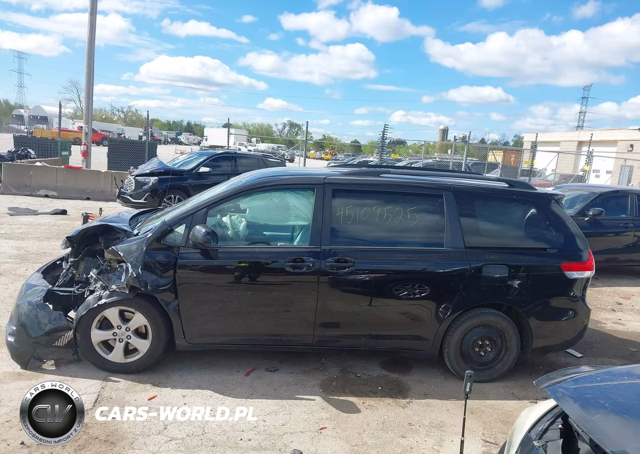 2014 Toyota Sienna Le V6 8 Passenger VIN:5TDKK3DC7ES419377 - 14