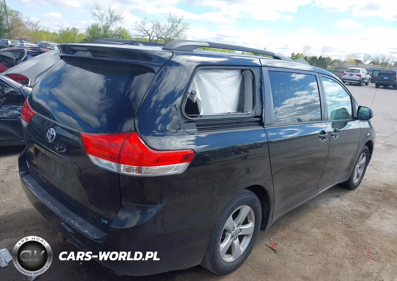 2014 Toyota Sienna Le V6 8 Passenger VIN:5TDKK3DC7ES419377 - 4