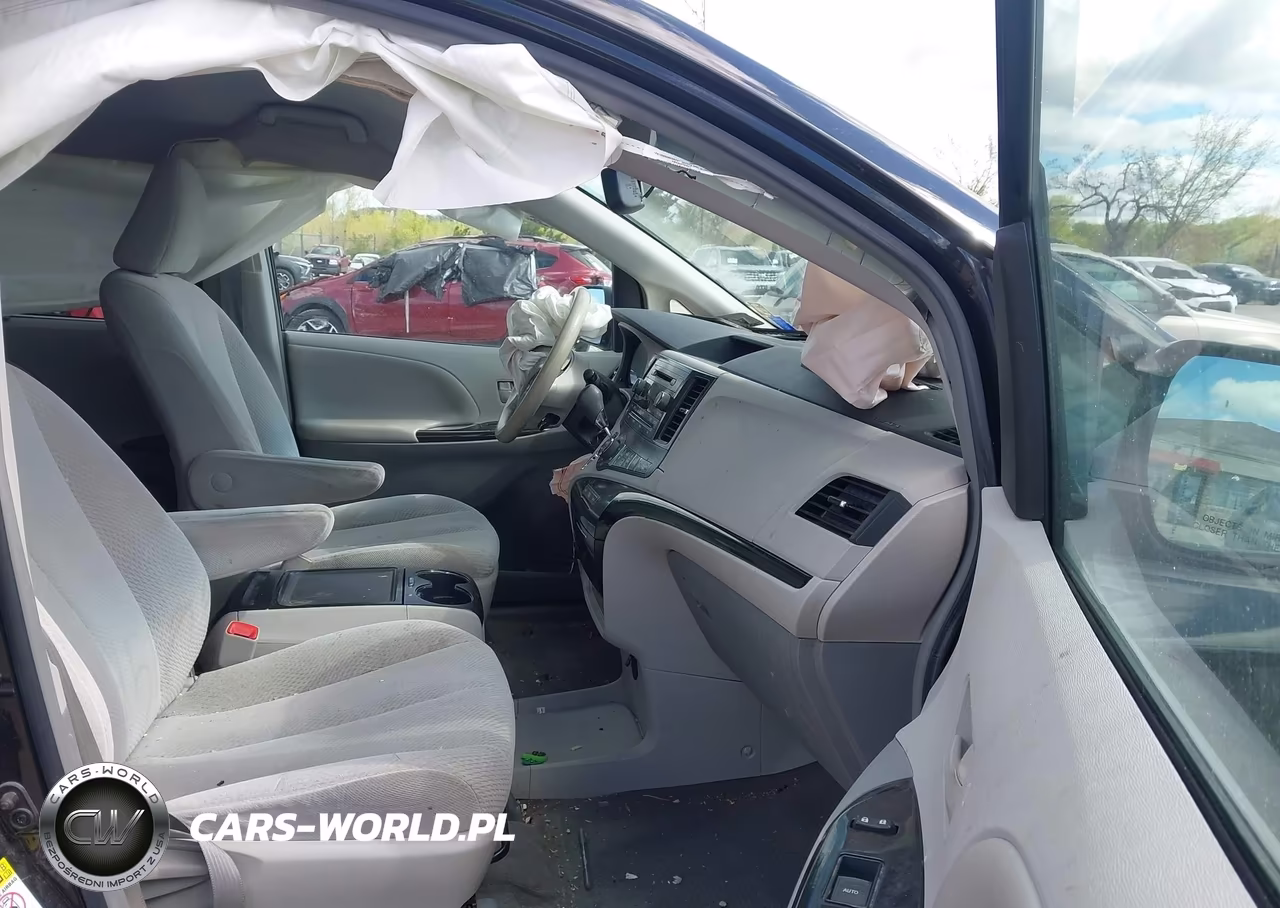 2014 Toyota Sienna Le V6 8 Passenger VIN:5TDKK3DC7ES419377 - 5