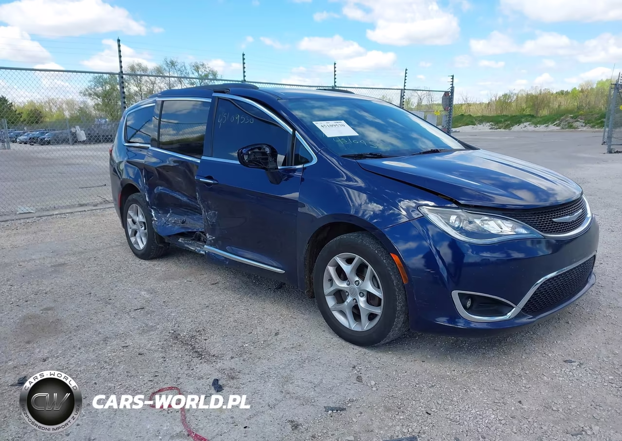 2017 Chrysler Pacifica Touring-L