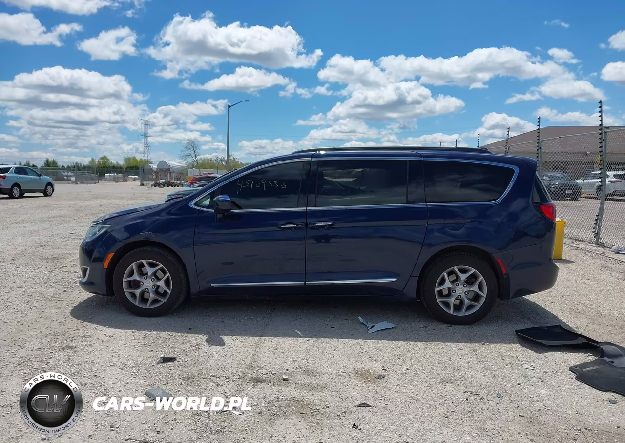 2017 Chrysler Pacifica Touring-L VIN:2C4RC1BG3HR598777 - 14