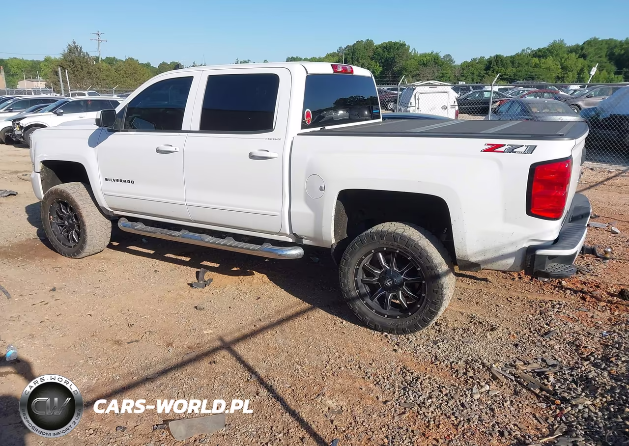2018 Chevrolet Silverado 1500 2Lt VIN:3GCUKREC3JG630336 - 3