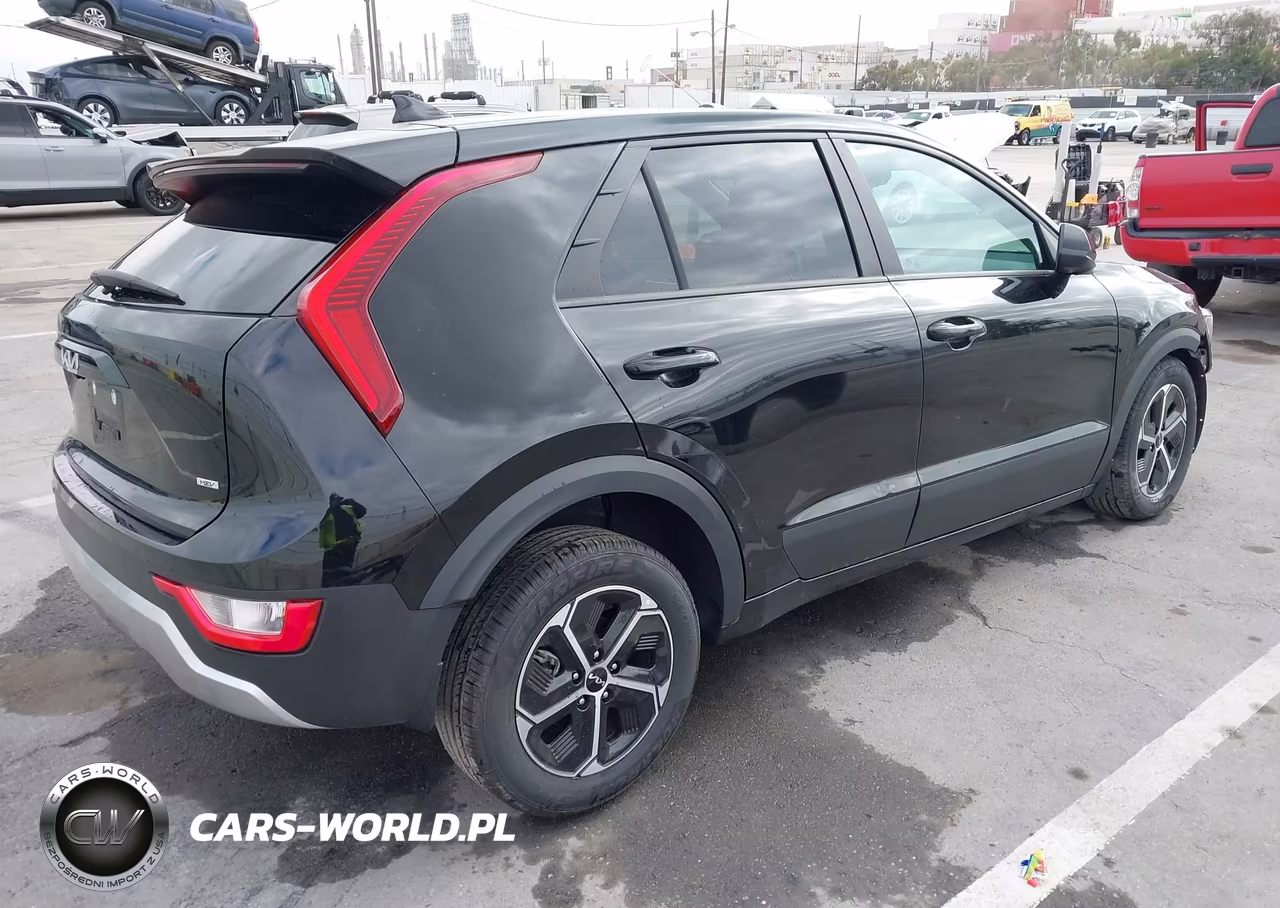 2025 Kia Niro Lx VIN:KNDCP3LE2S5234986 - 4