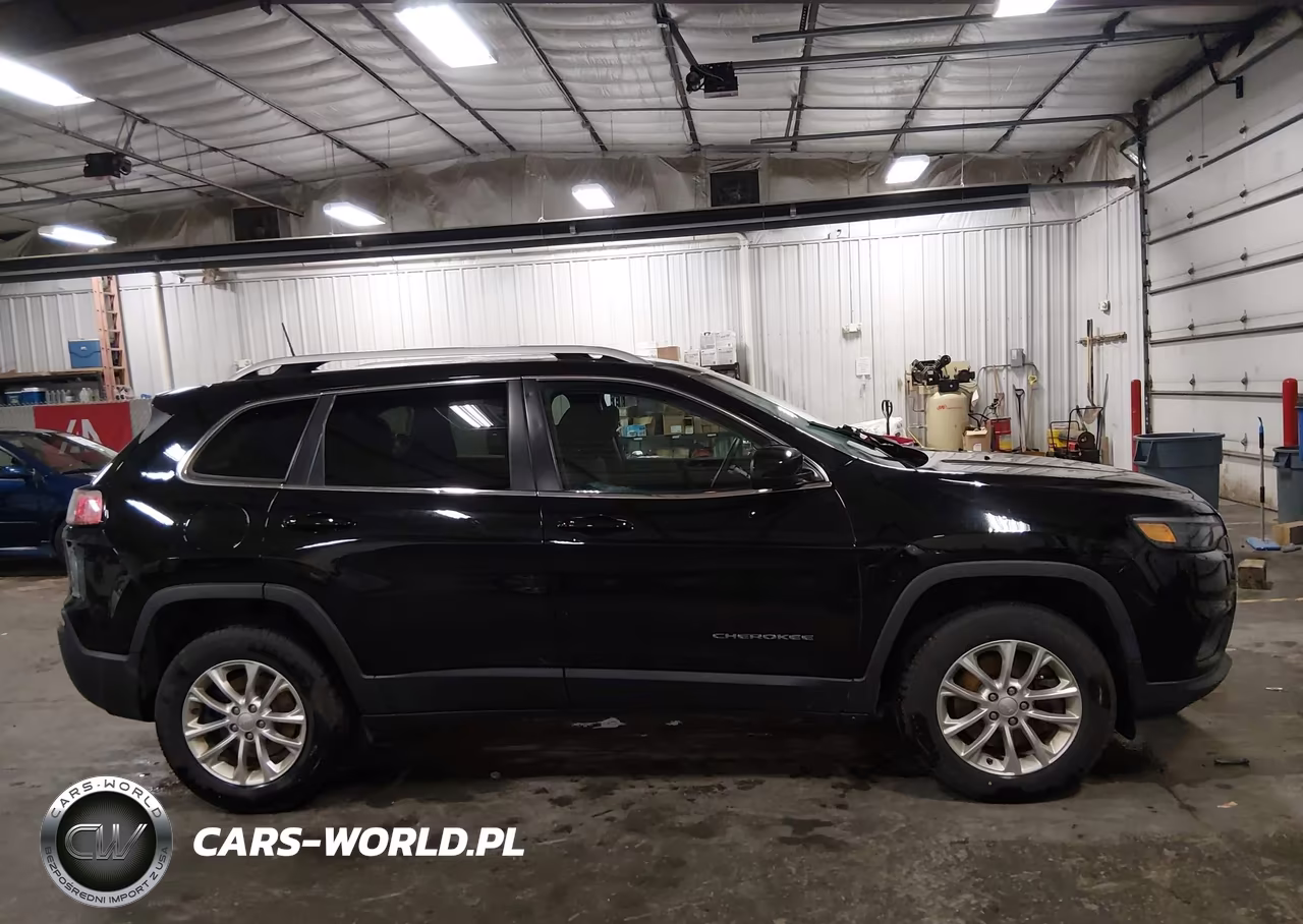 2019 Jeep Cherokee Latitude 4X4 VIN:1C4PJMCB4KD114160 - 13