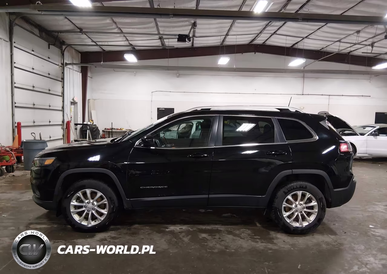 2019 Jeep Cherokee Latitude 4X4 VIN:1C4PJMCB4KD114160 - 14