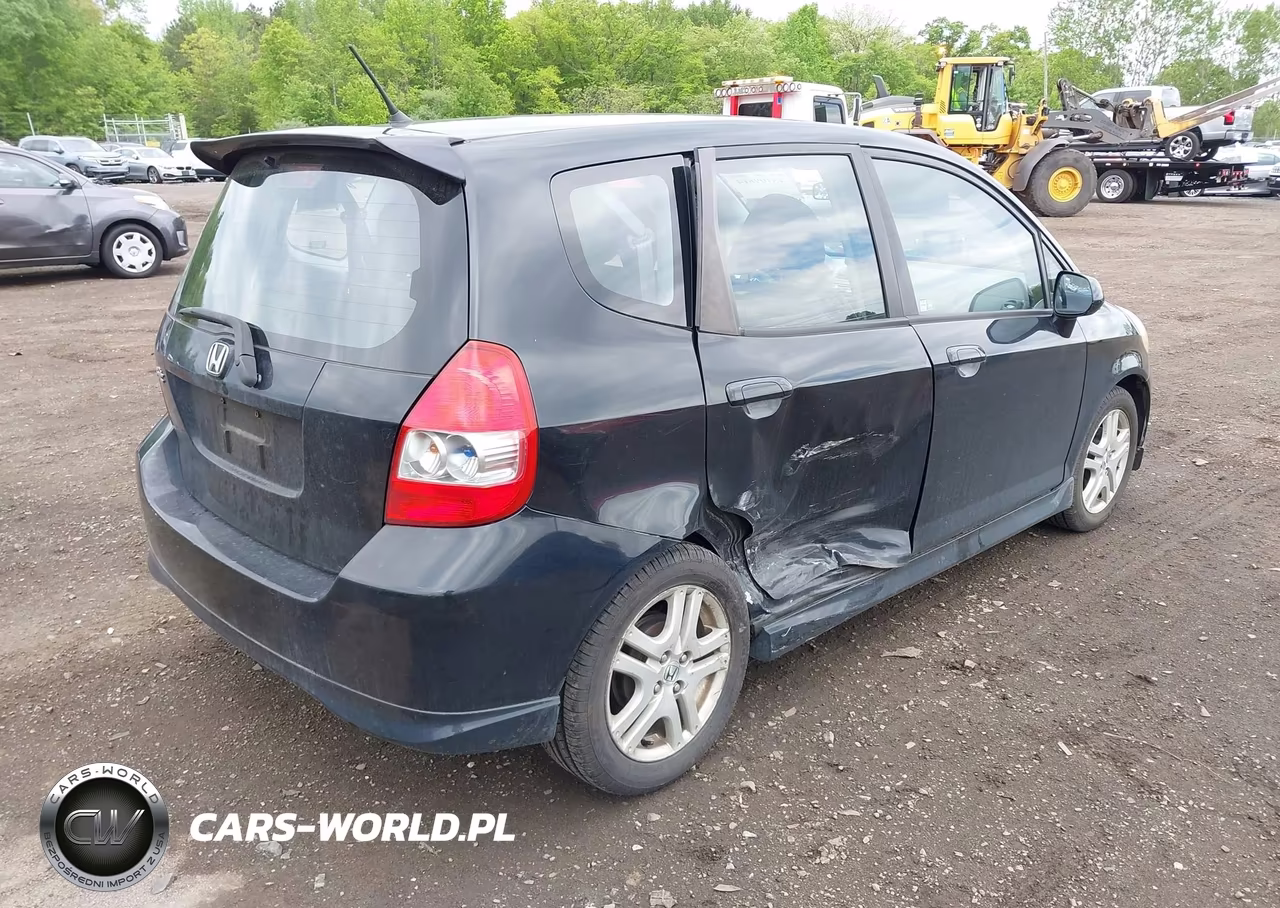 2007 Honda Fit Sport VIN:JHMGD38637S018390 - 4