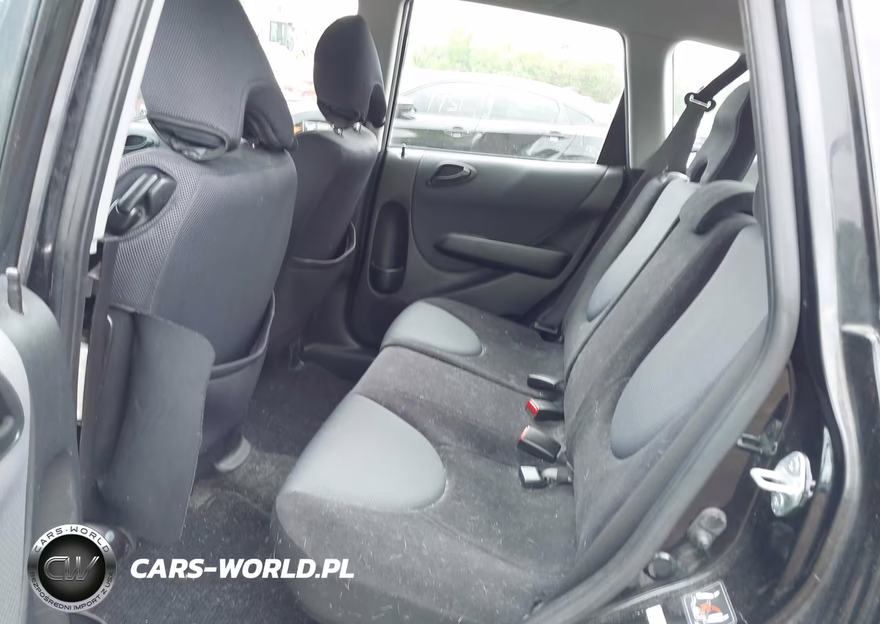 2007 Honda Fit Sport VIN:JHMGD38637S018390 - 8