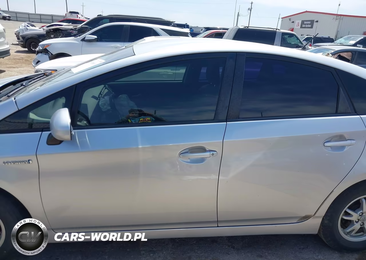 2011 Toyota Prius Two VIN:JTDKN3DU7B5334086 - 14