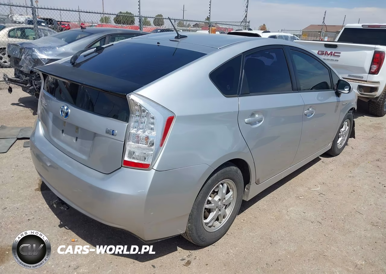 2011 Toyota Prius Two VIN:JTDKN3DU7B5334086 - 4