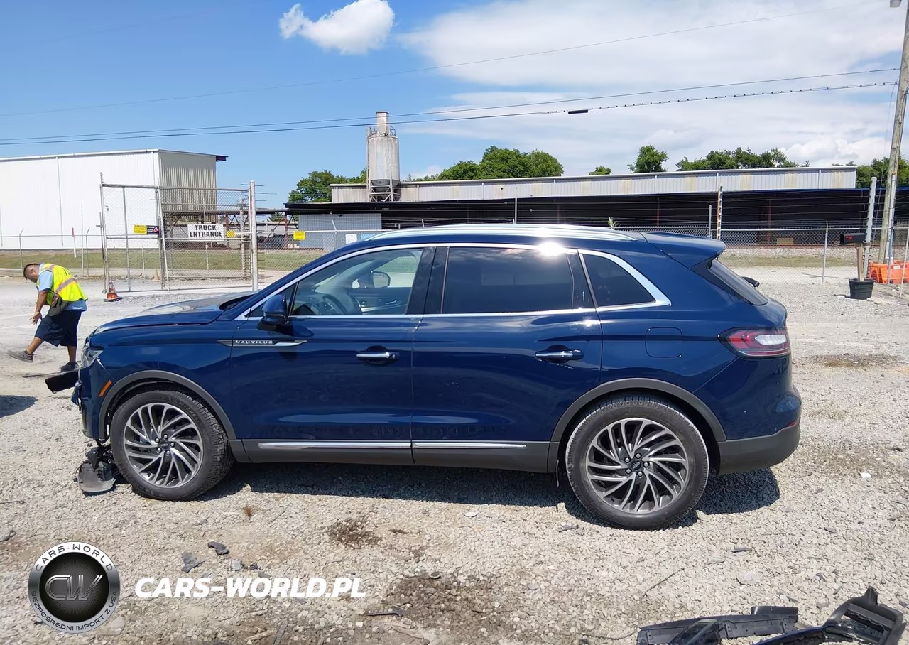 2020 Lincoln Nautilus Reserve VIN:2LMPJ6K91LBL13183 - 15
