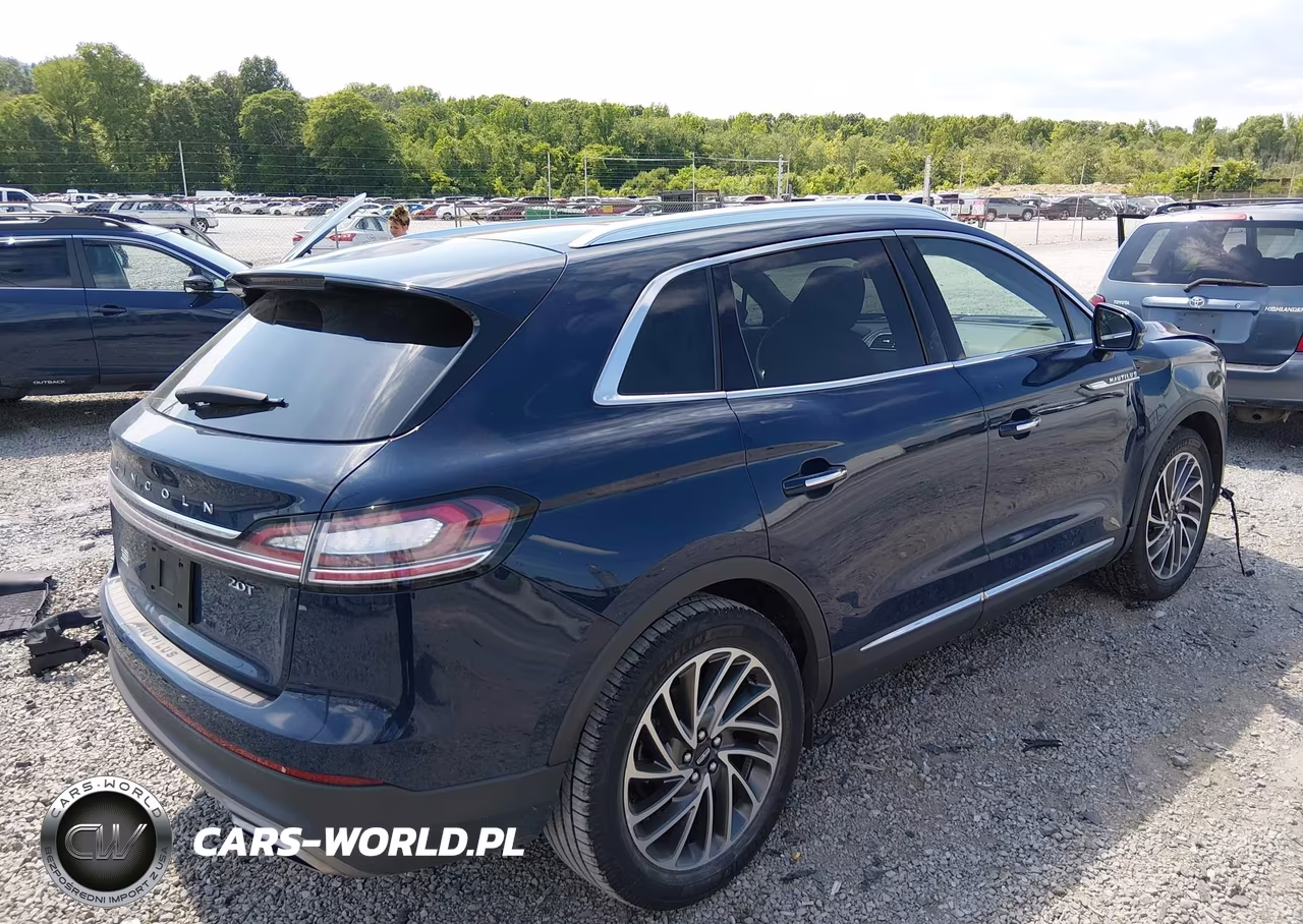 2020 Lincoln Nautilus Reserve VIN:2LMPJ6K91LBL13183 - 4