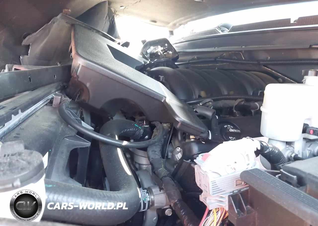 2019 Chevrolet Suburban Premier VIN:1GNSCJKC5KR259134 - 10