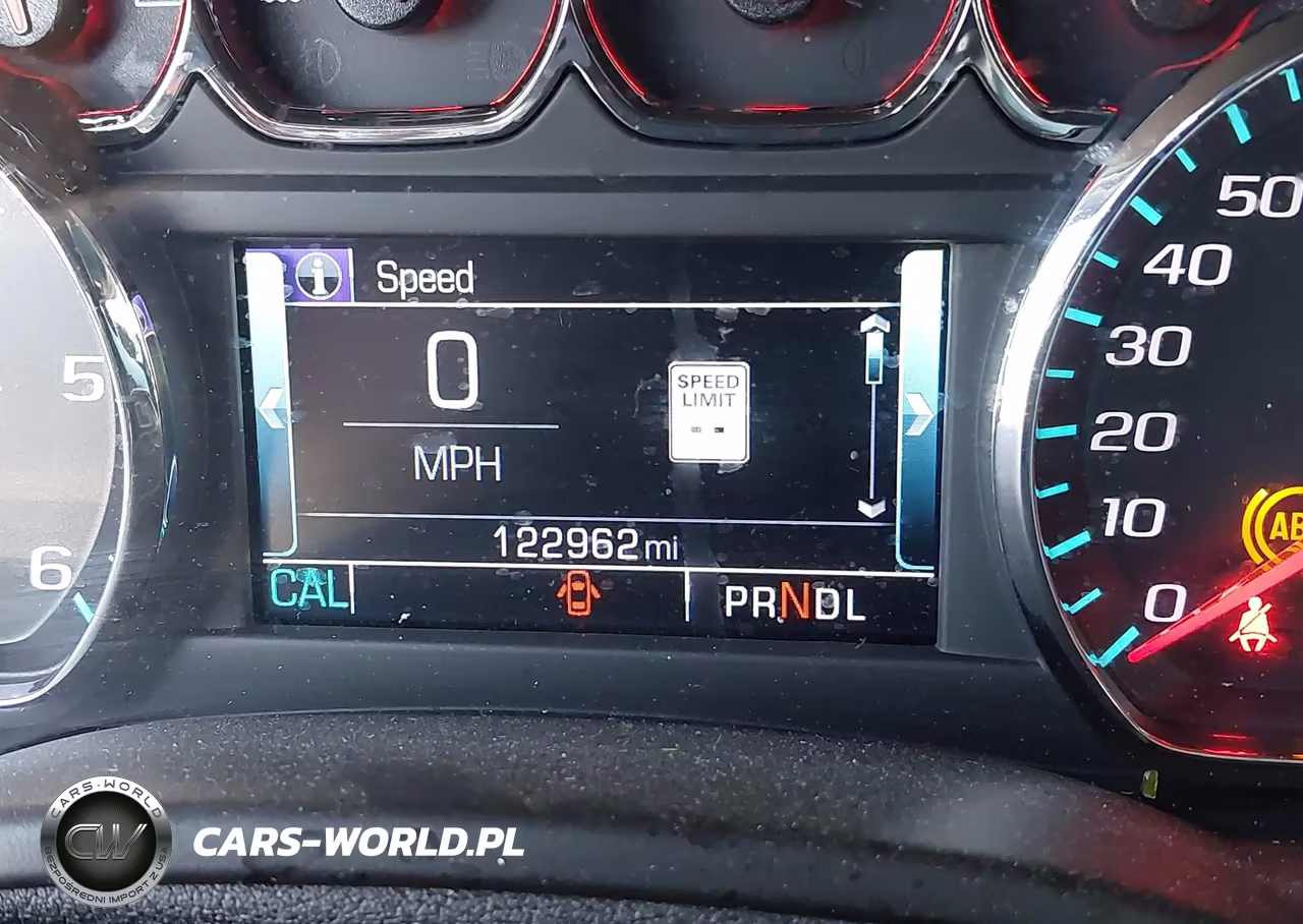 2019 Chevrolet Suburban Premier VIN:1GNSCJKC5KR259134 - 16