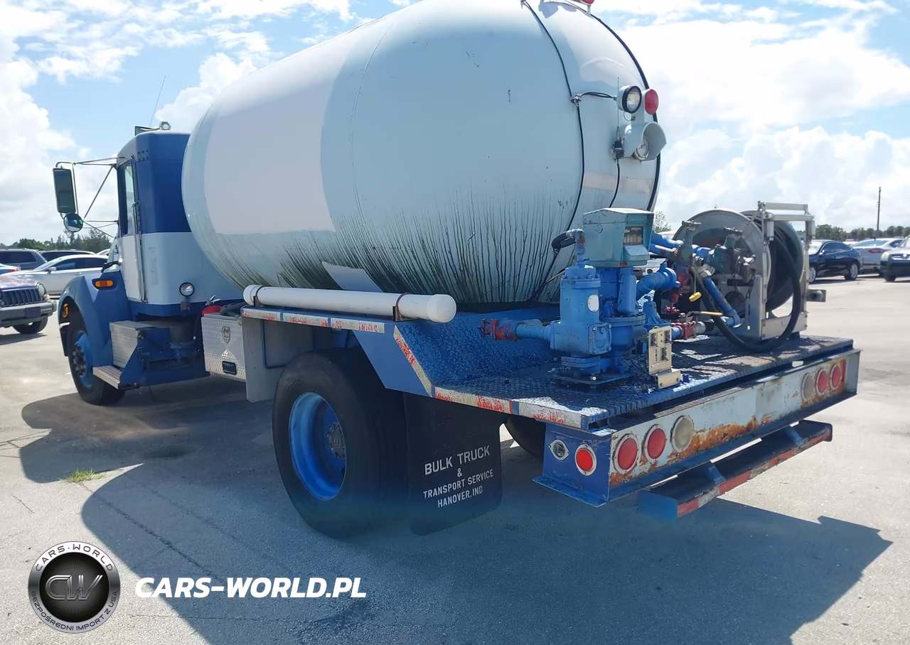 2002 Kenworth Construction T300 VIN:2NKMHD7X82M892569 - 3
