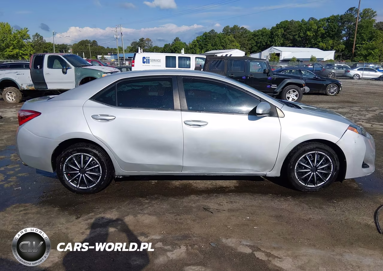 2017 Toyota Corolla Le VIN:2T1BURHE2HC962111 - 14