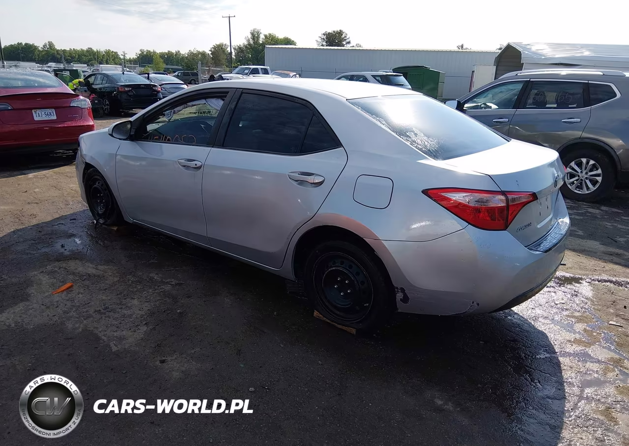 2017 Toyota Corolla Le VIN:2T1BURHE2HC962111 - 3