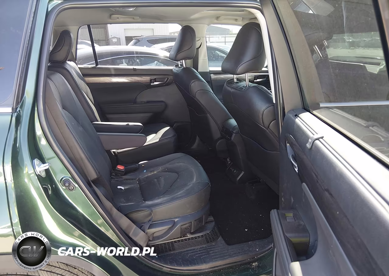 2025 Toyota Highlander Hybrid Limited VIN:5TDXBRCH7SS681692 - 8