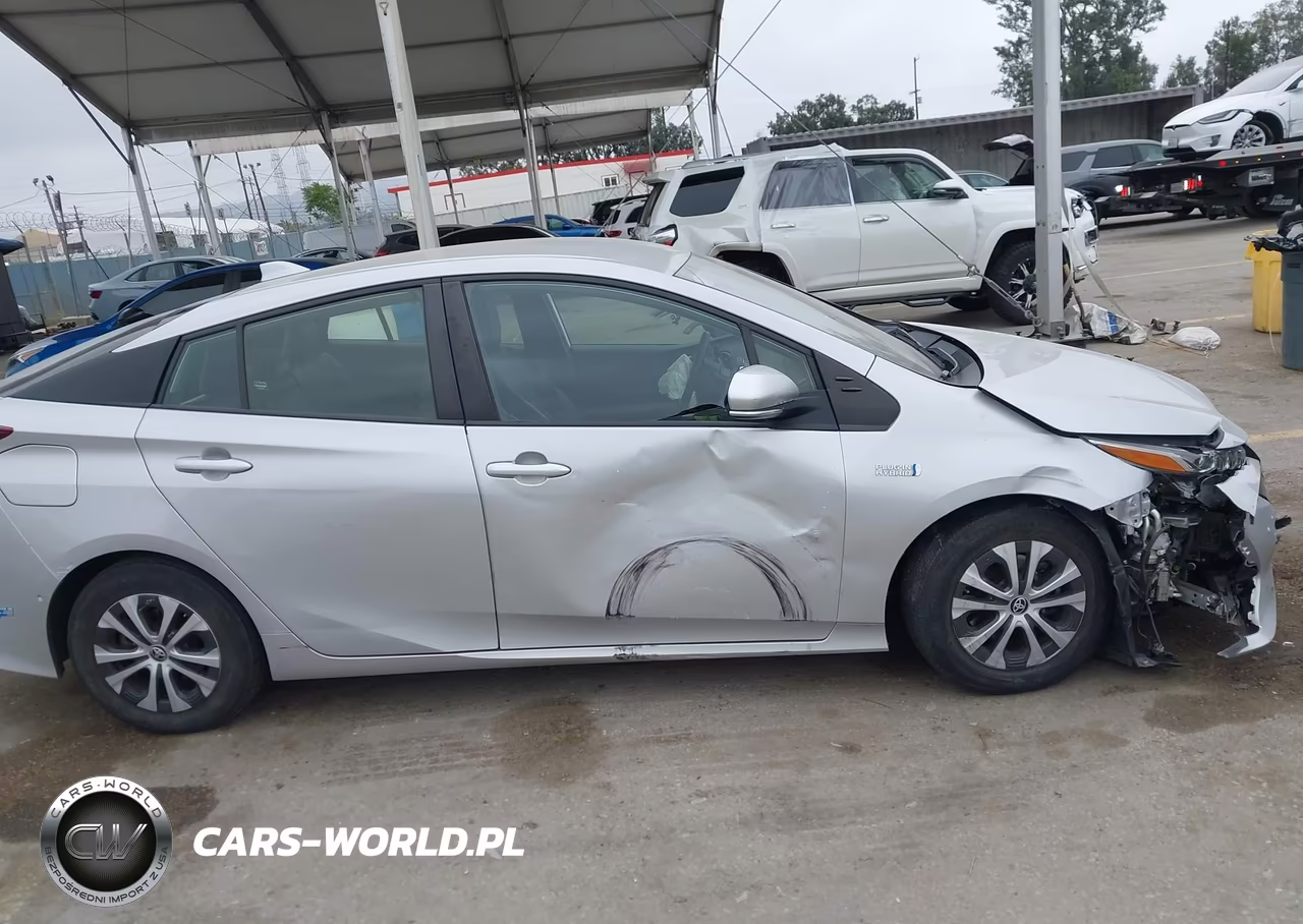 2021 Toyota Prius Prime Limited VIN:JTDKAMFP1M3187576 - 13