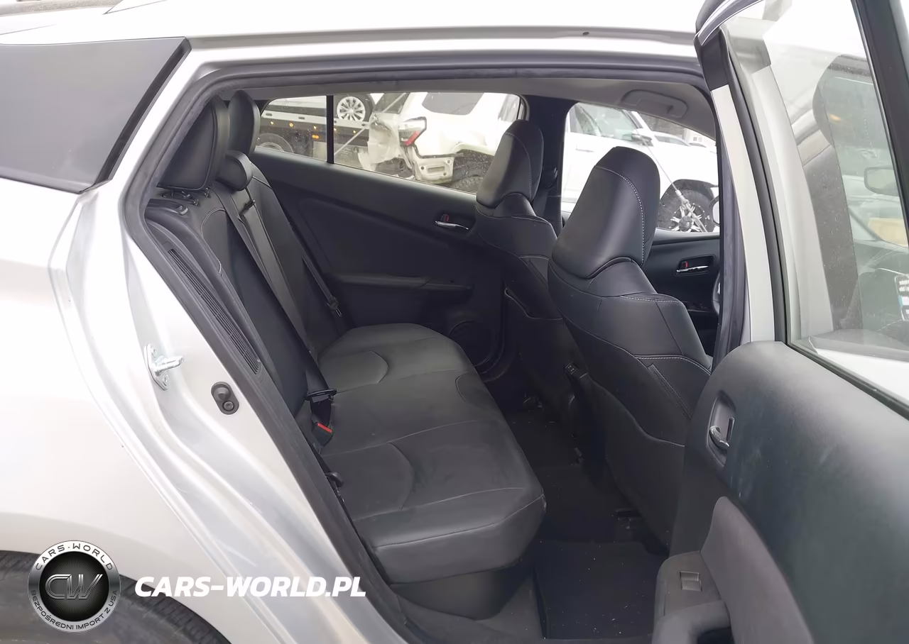 2021 Toyota Prius Prime Limited VIN:JTDKAMFP1M3187576 - 8