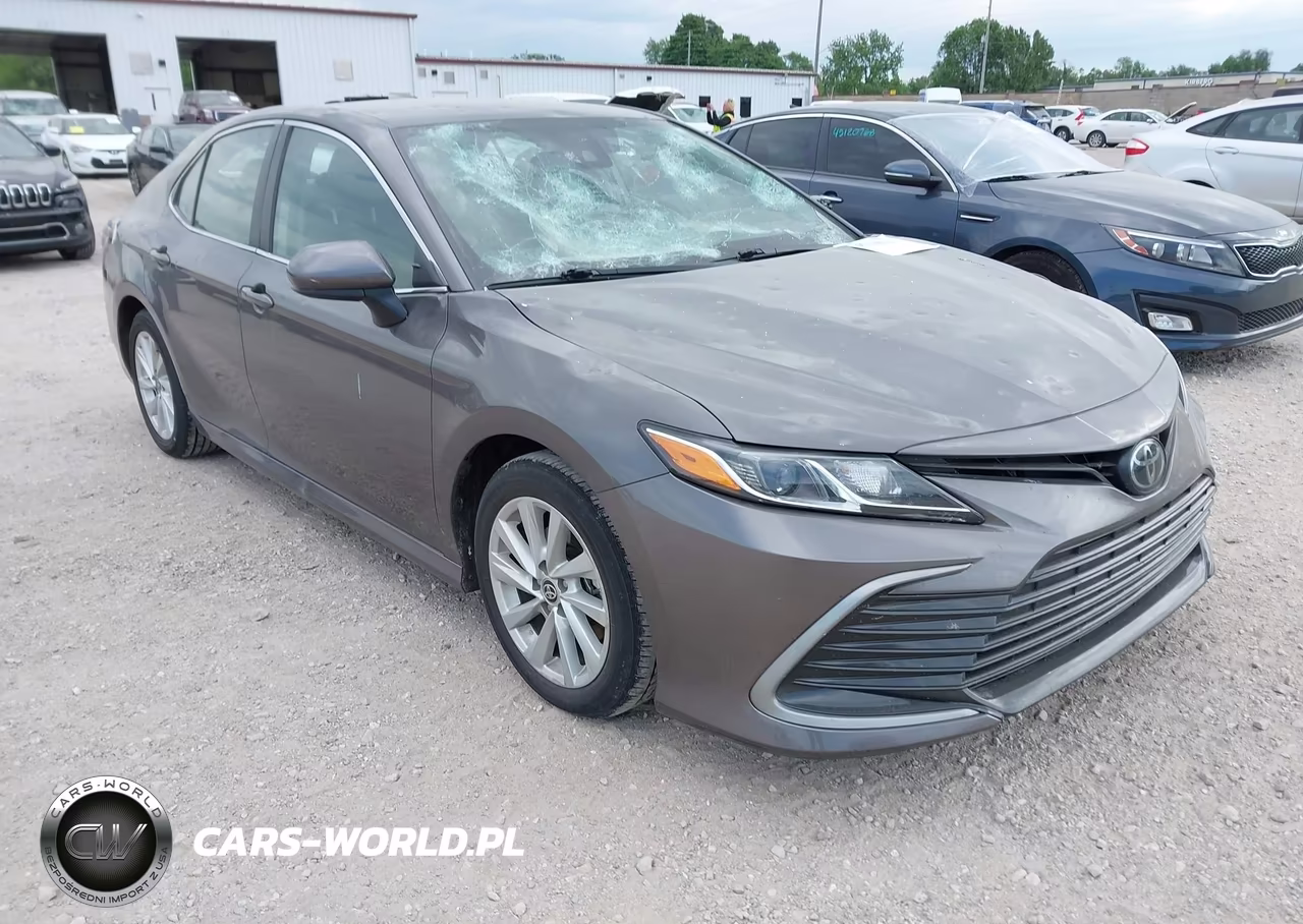 2024 Toyota Camry Le – zdjęcie 1 z 21