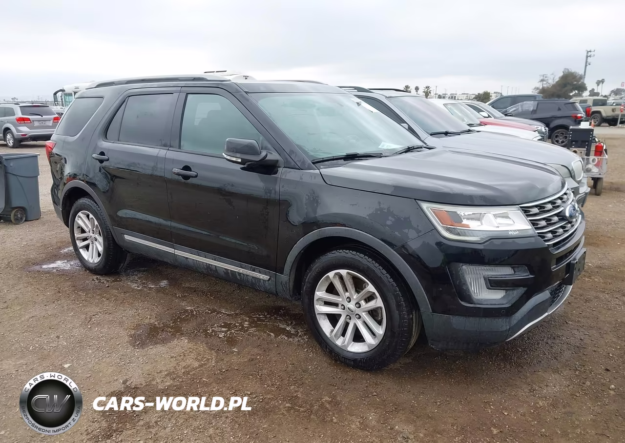 Główne zdjęcie 2017 Ford Explorer Xlt