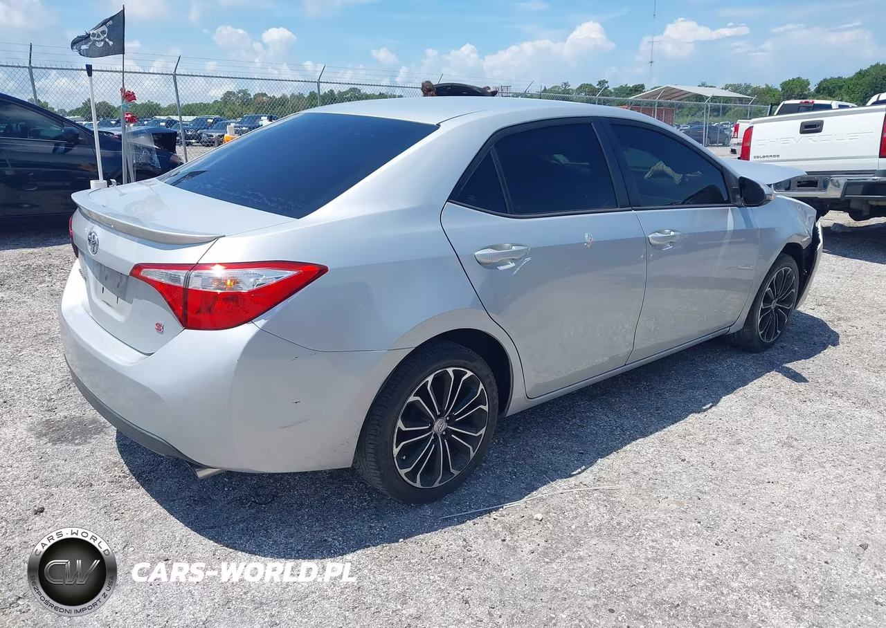 2015 Toyota Corolla S VIN:2T1BURHE6FC352273 - 4