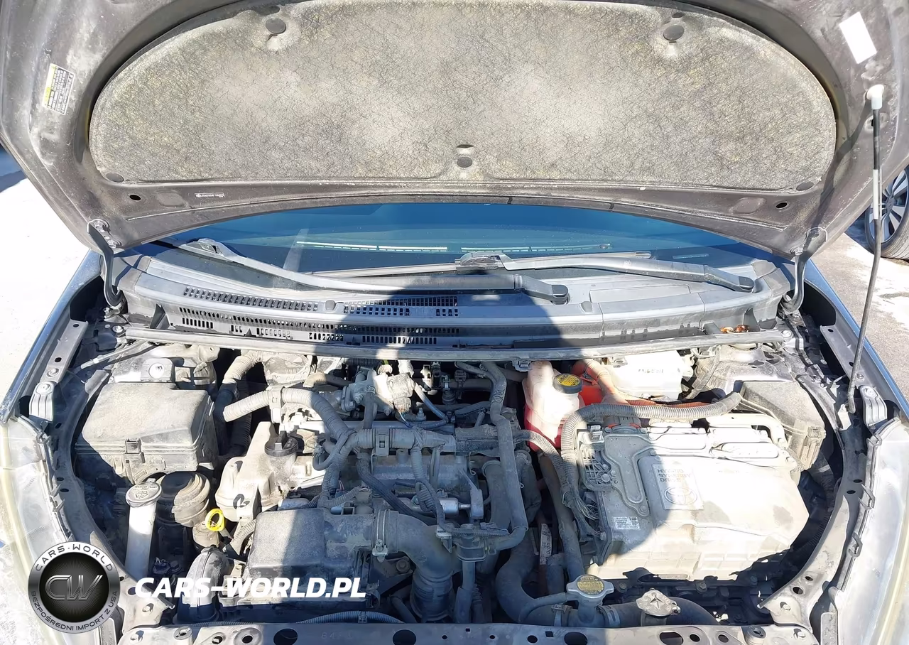 2015 Toyota Prius C Three VIN:JTDKDTB34F1586873 - 10