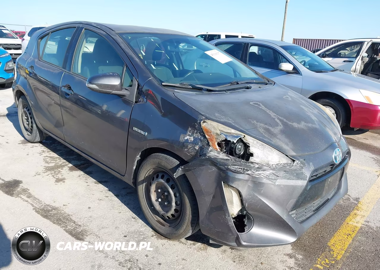 2015 Toyota Prius C Three VIN:JTDKDTB34F1586873 - 6