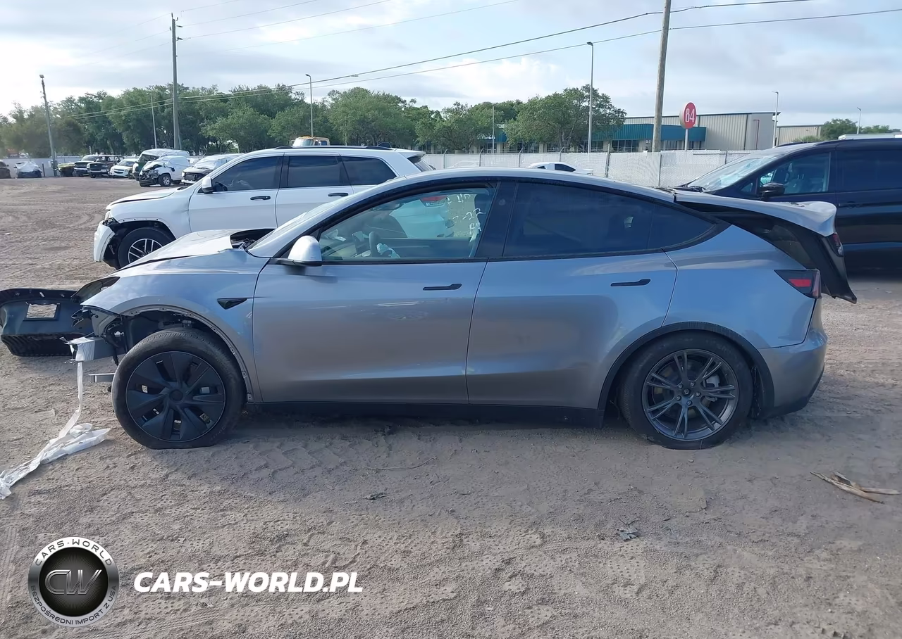 2024 Tesla Model Y Long Range Dual Motor All-Wheel Drive VIN:7SAYGDEE3RA327081 - 14