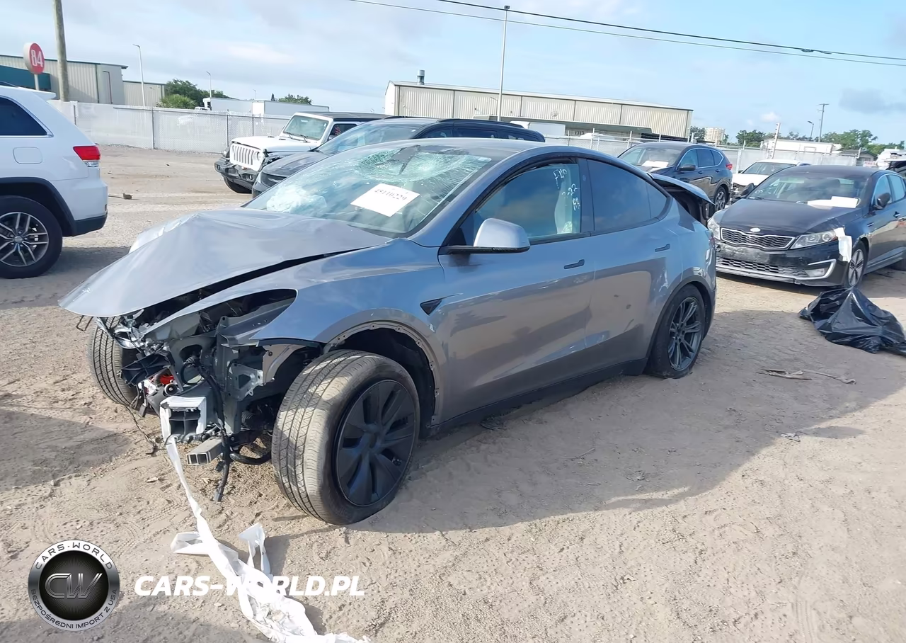 2024 Tesla Model Y Long Range Dual Motor All-Wheel Drive VIN:7SAYGDEE3RA327081 - 2
