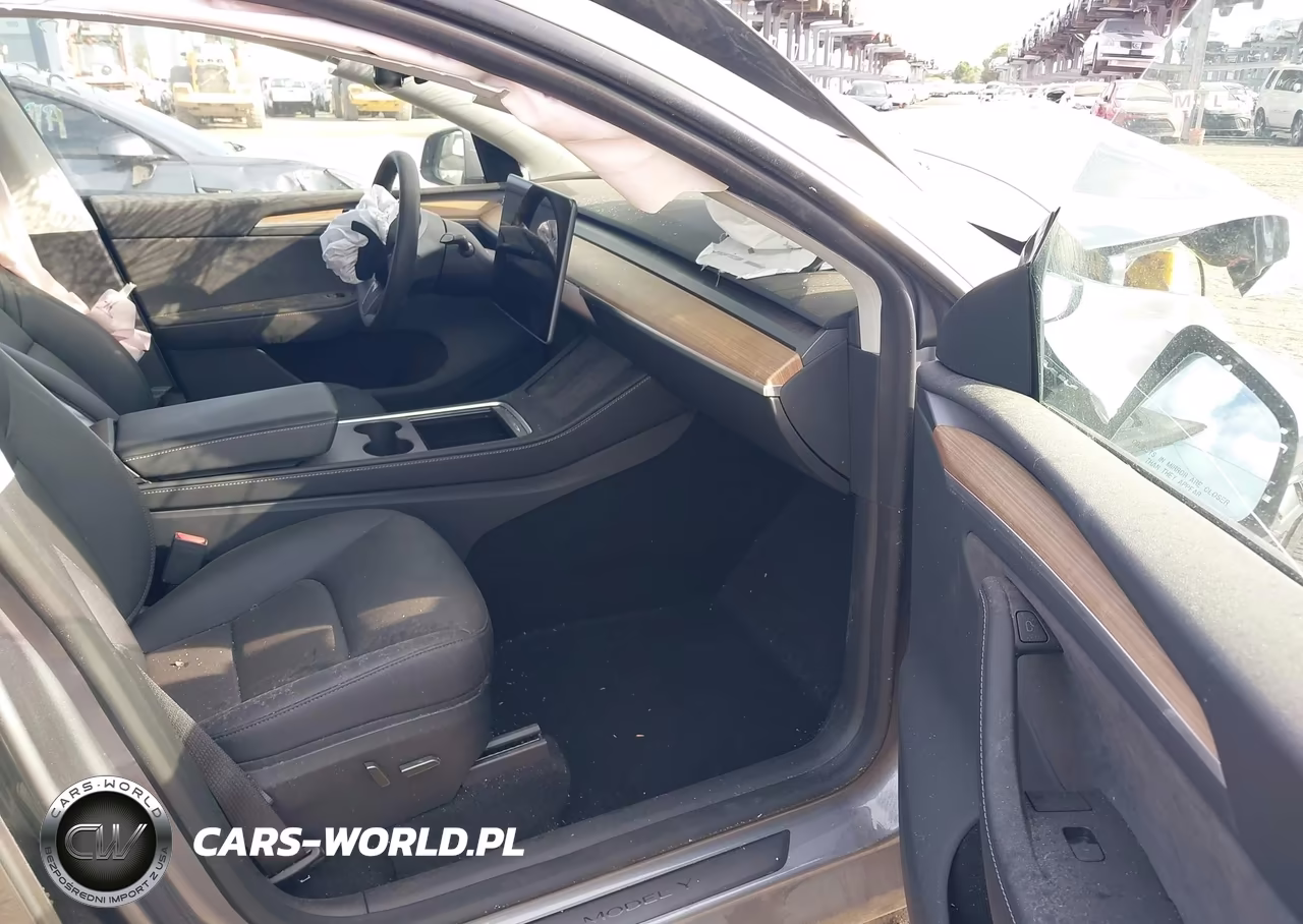 2024 Tesla Model Y Long Range Dual Motor All-Wheel Drive VIN:7SAYGDEE3RA327081 - 5