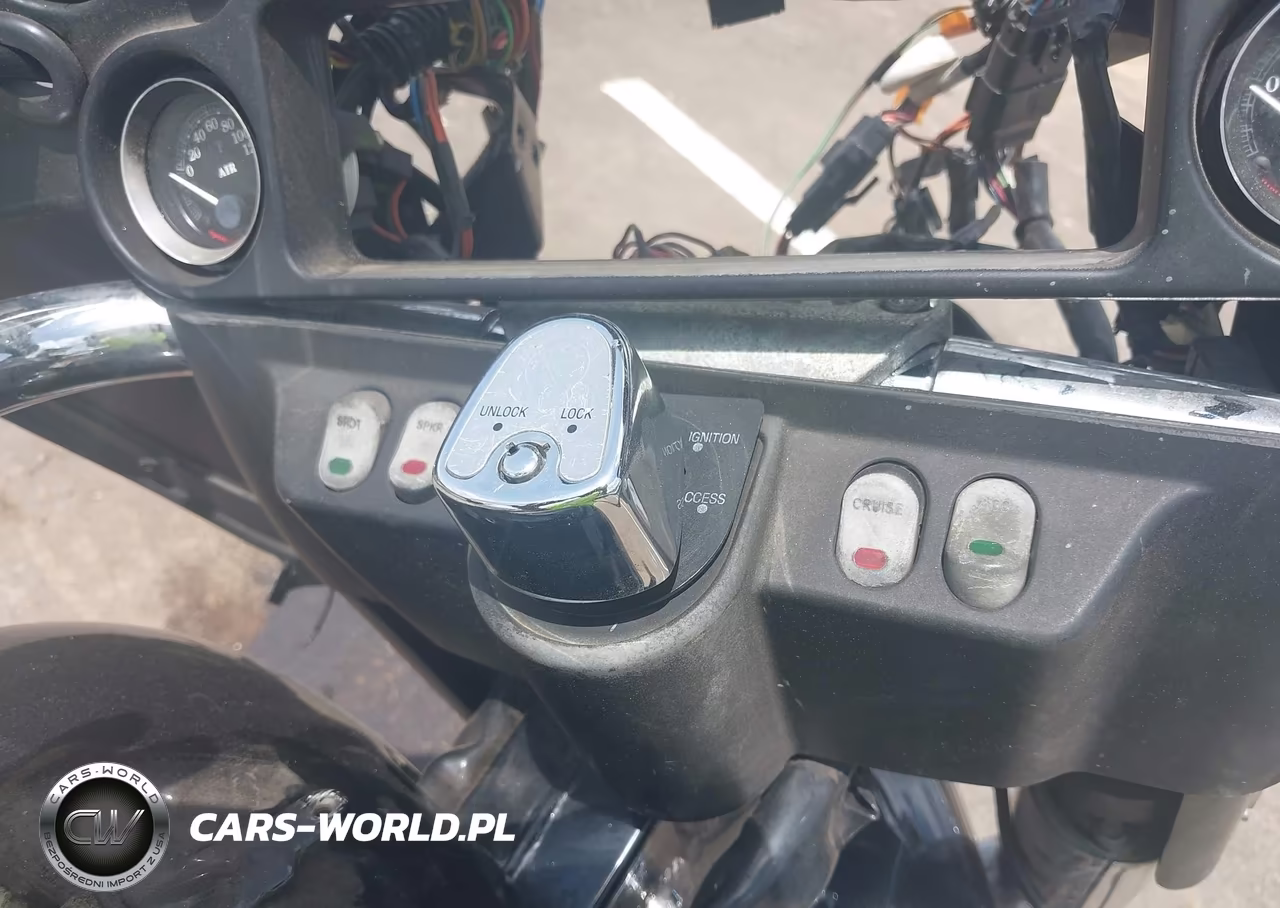 2008 Harley-Davidson Flhtcui VIN:1HD1FC4108Y654435 - 11
