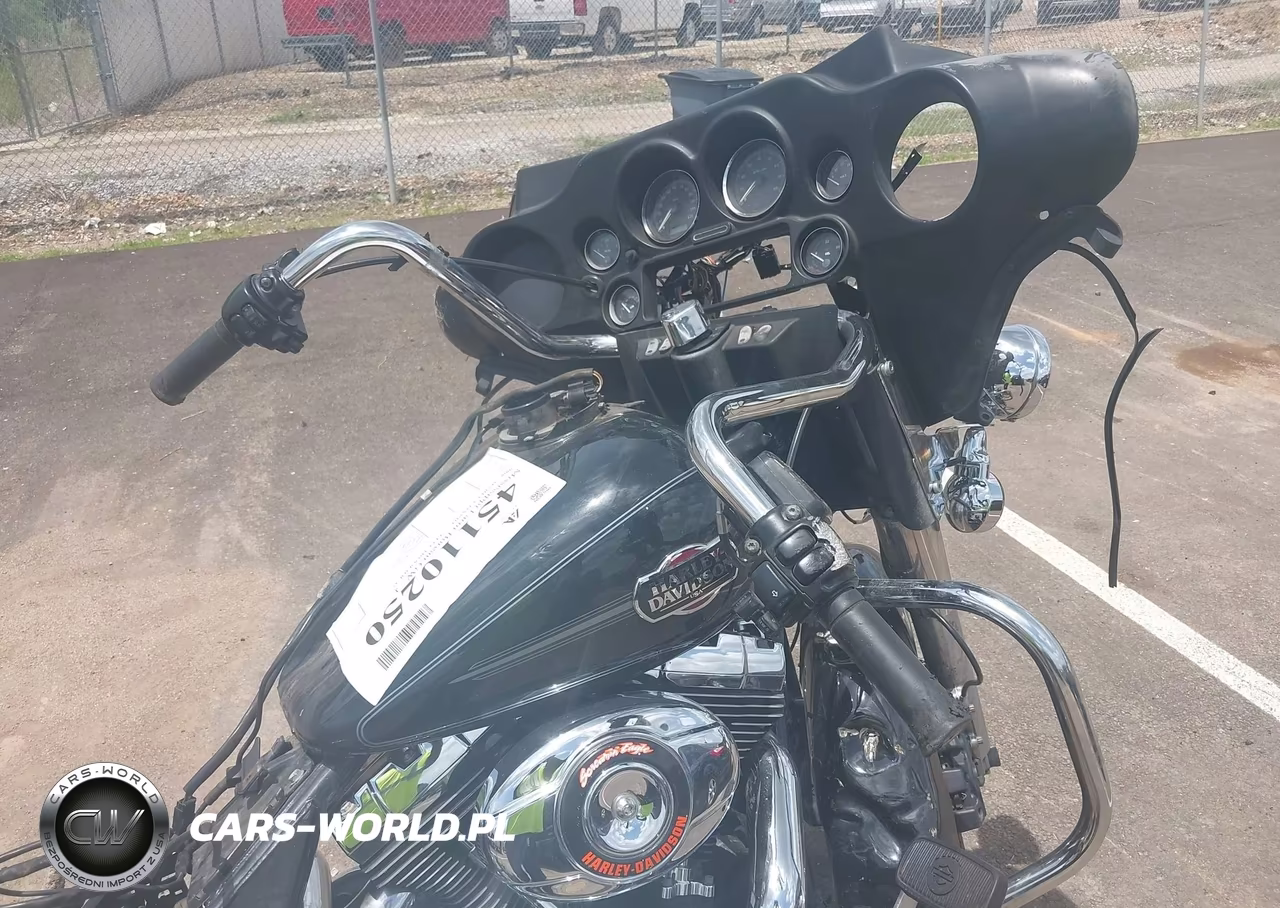 2008 Harley-Davidson Flhtcui VIN:1HD1FC4108Y654435 - 17