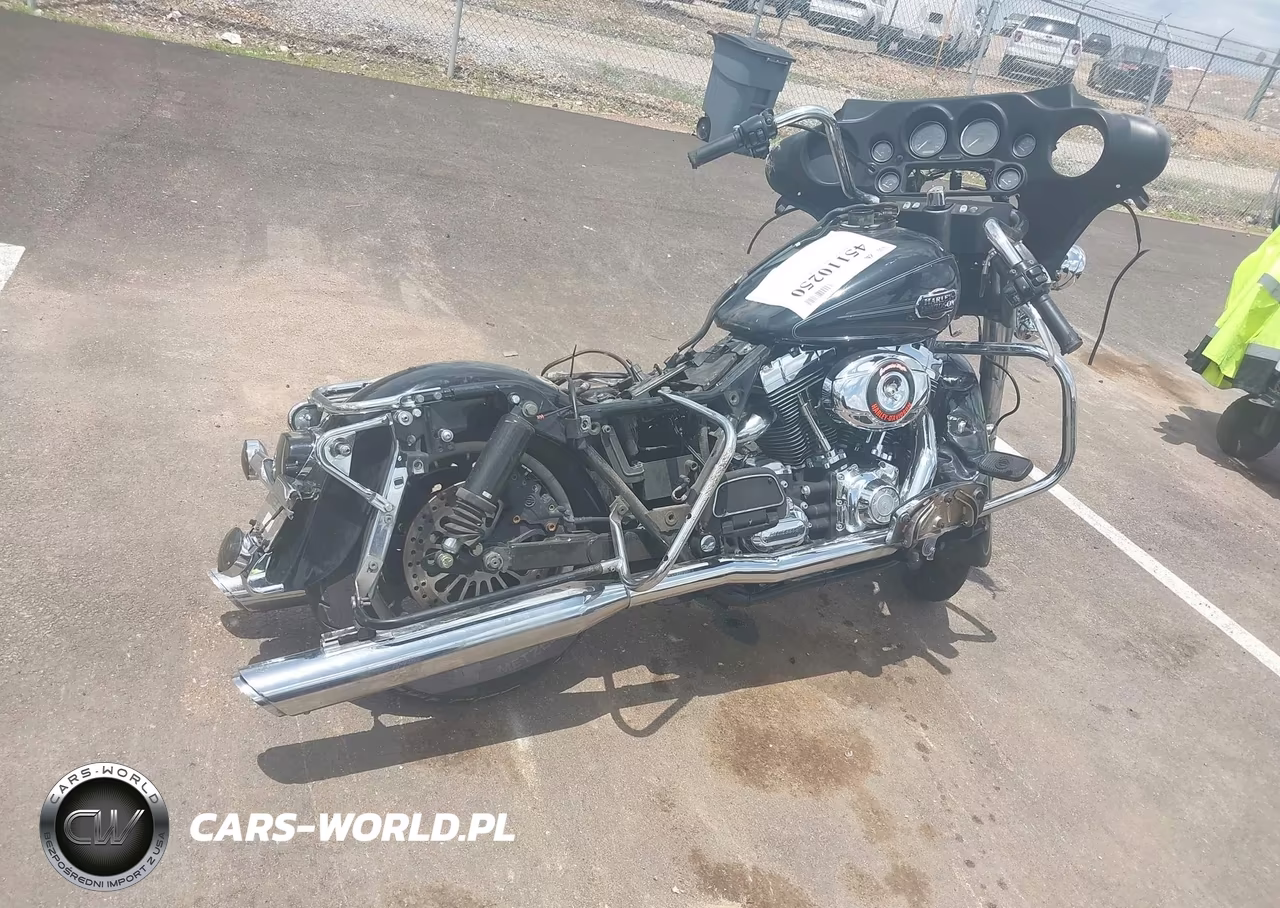 2008 Harley-Davidson Flhtcui VIN:1HD1FC4108Y654435 - 4