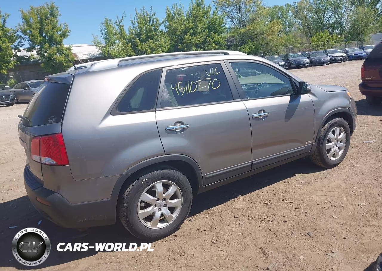 2012 Kia Sorento Lx VIN:5XYKTDA68CG274667 - 4