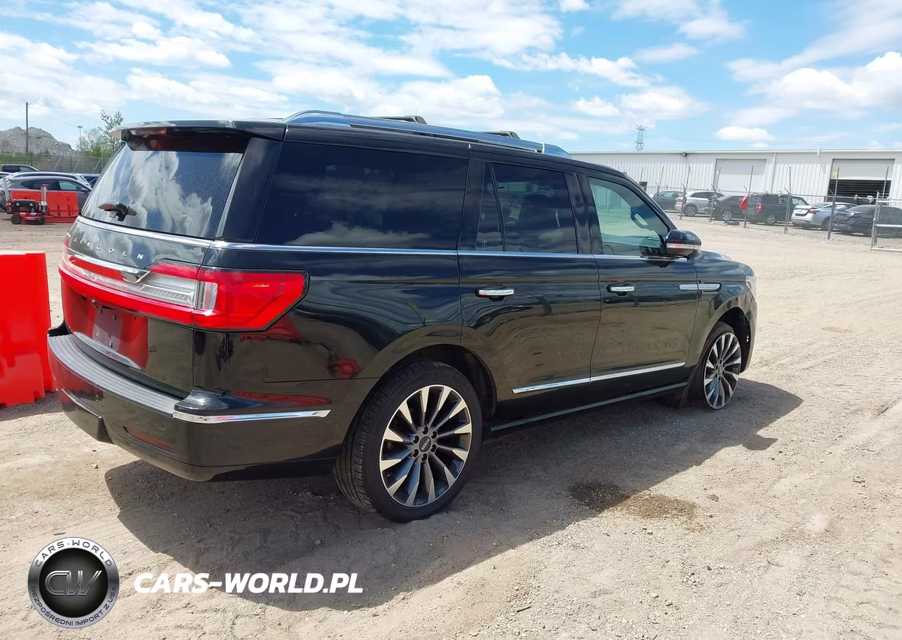 2018 Lincoln Navigator Select VIN:5LMJJ2HT1JEL04723 - 4