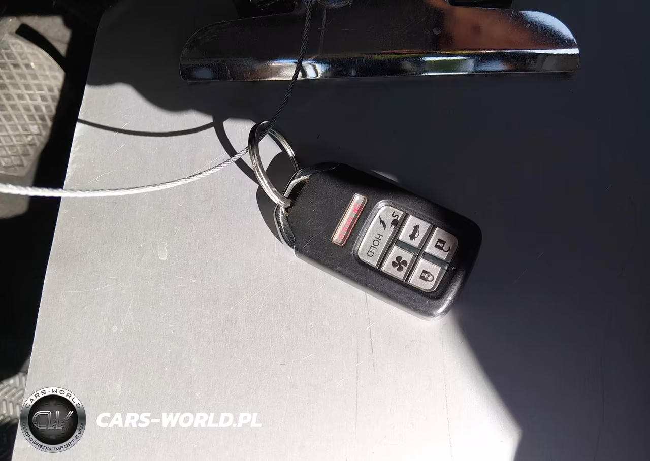 2018 Honda Clarity Plug-In Hybrid Touring VIN:JHMZC5F35JC013614 - 11