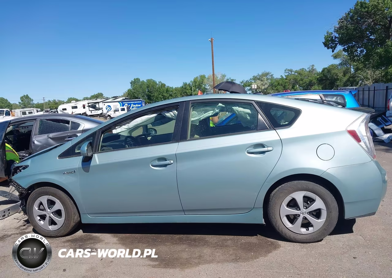 2014 Toyota Prius Three VIN:JTDKN3DU3E1769831 - 15